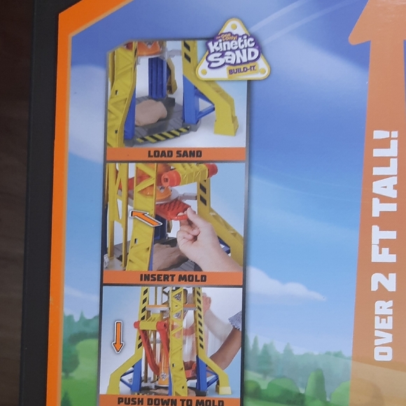 Paw Patrol Rubble & Crew Bark Yard Crane Tower Set with Action Figure & Vehicle - Picture 4 of 9